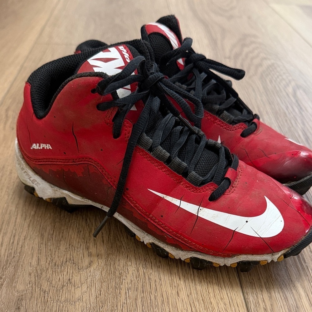 Nike Alpha Shark Youth Football Cleats Size 4